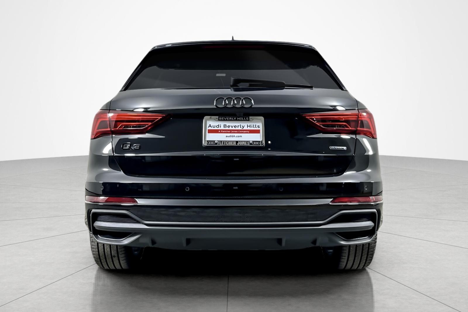 2025 Audi Q3 S line Premium 45 TFSI photo 4