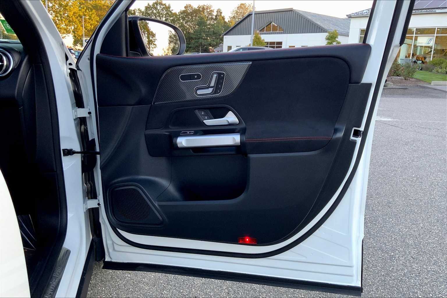 2021 Mercedes Benz GLB 250 4MATIC photo 19