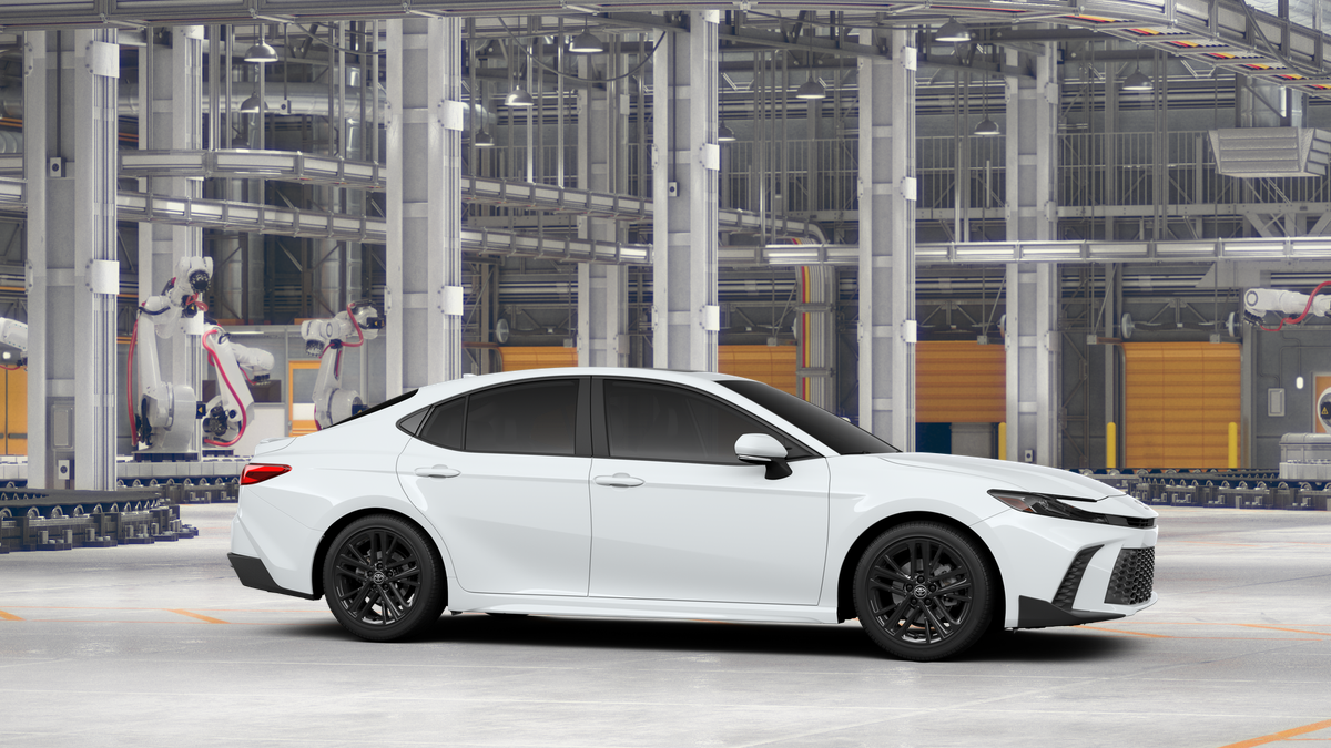 2025 Toyota Camry SE photo 13