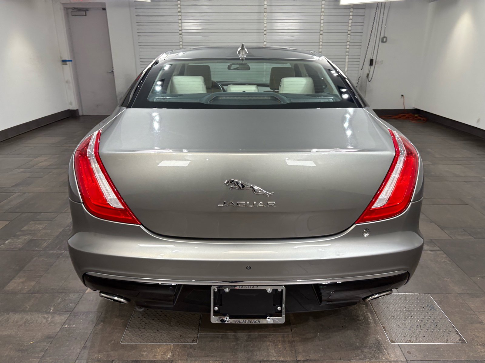 2017 Jaguar XJ L Supercharged photo 5