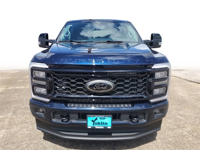2025 Ford F-250 Lariat photo 2