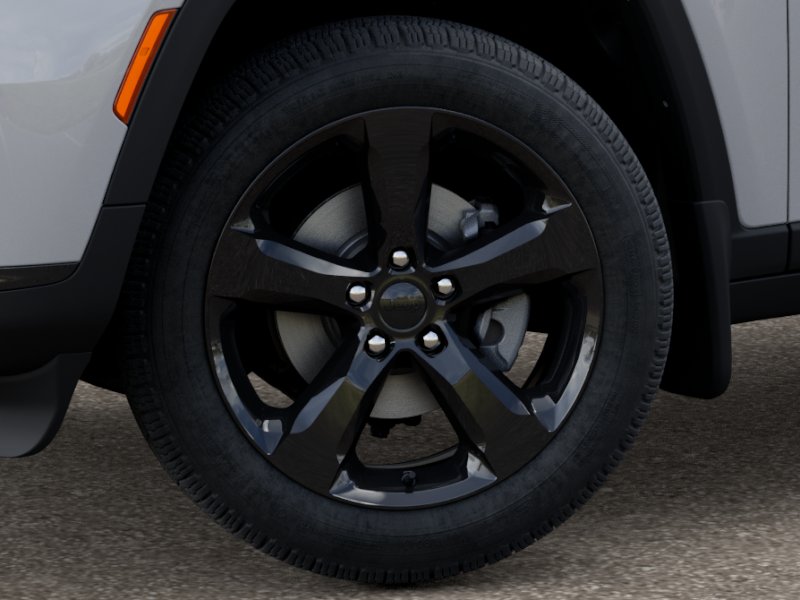 2025 Jeep Grand Cherokee Limited photo 2