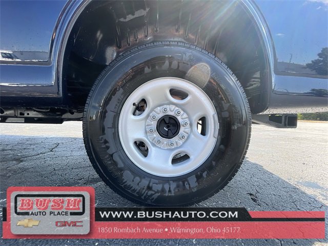 2025 Chevrolet Express Cargo 3500 photo 28