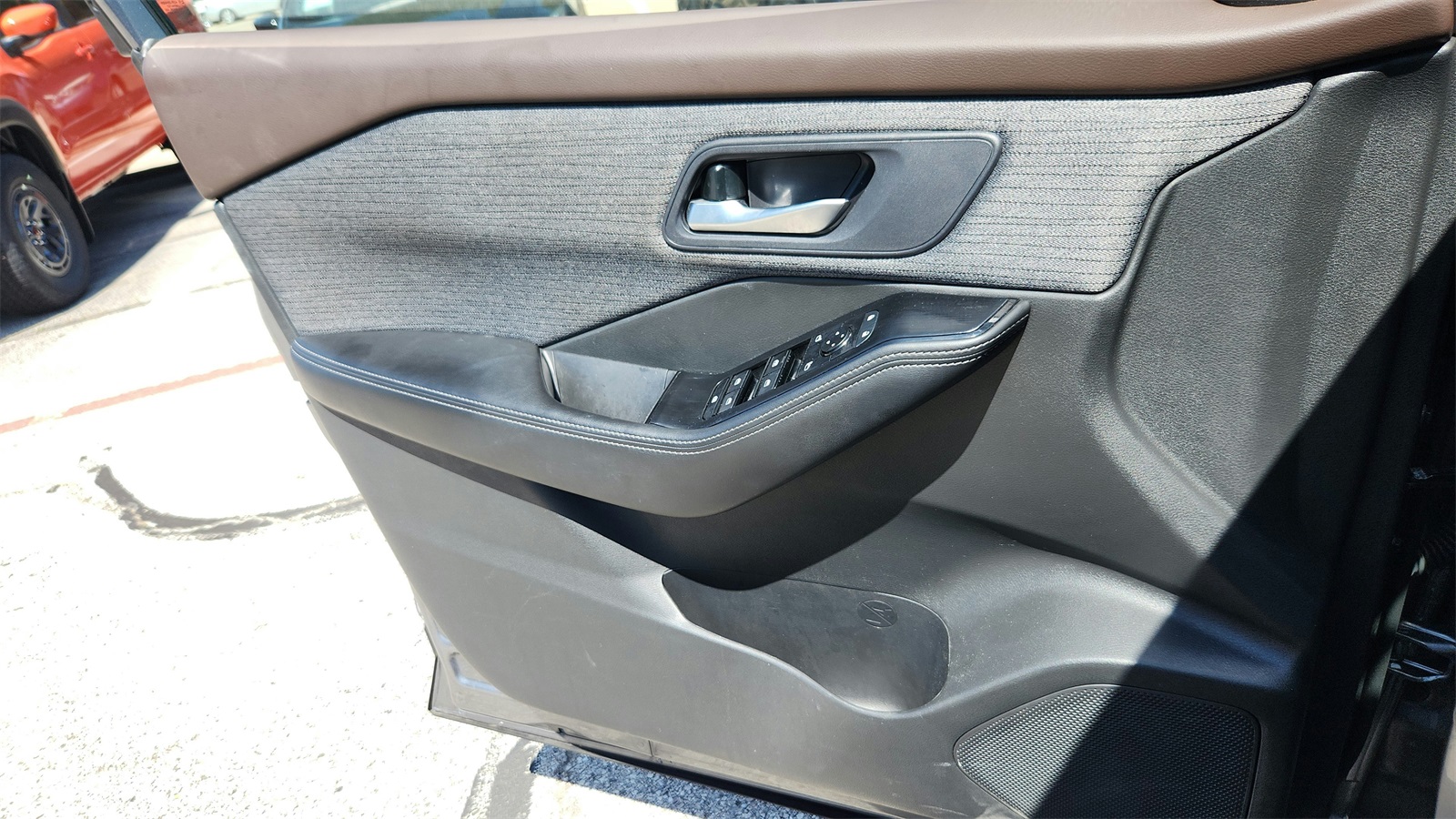 2023 Nissan Rogue SV photo 16