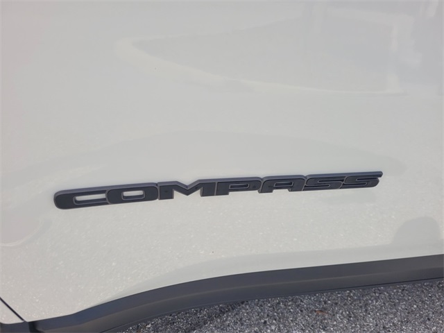 2026 Jeep Compass Latitude Altitude photo 3