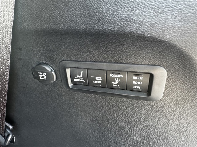 2022 Chrysler Pacifica Pinnacle photo 18