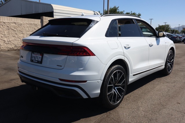 2021 Audi Q8 55 Premium Plus photo 3