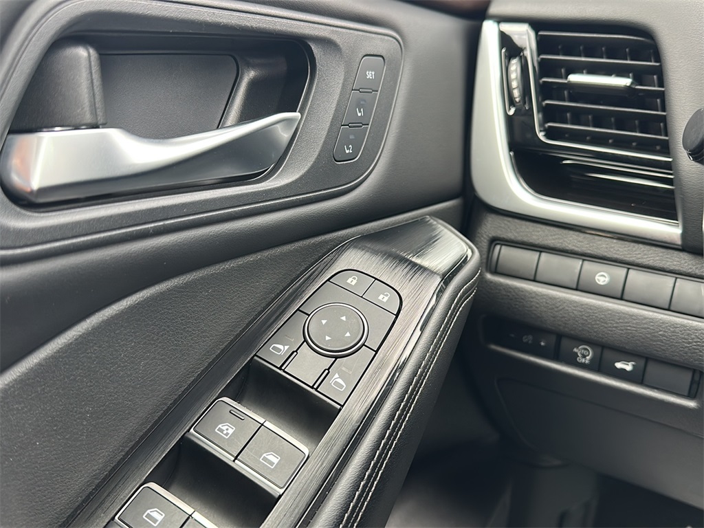 2023 Nissan Rogue SL photo 21