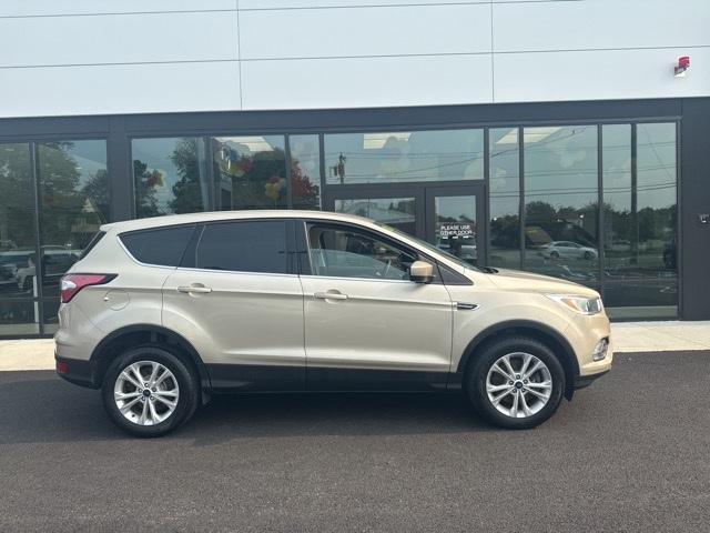 Used 2017 Ford Escape SE with VIN 1FMCU9GD4HUE61572 for sale in Seekonk, MA