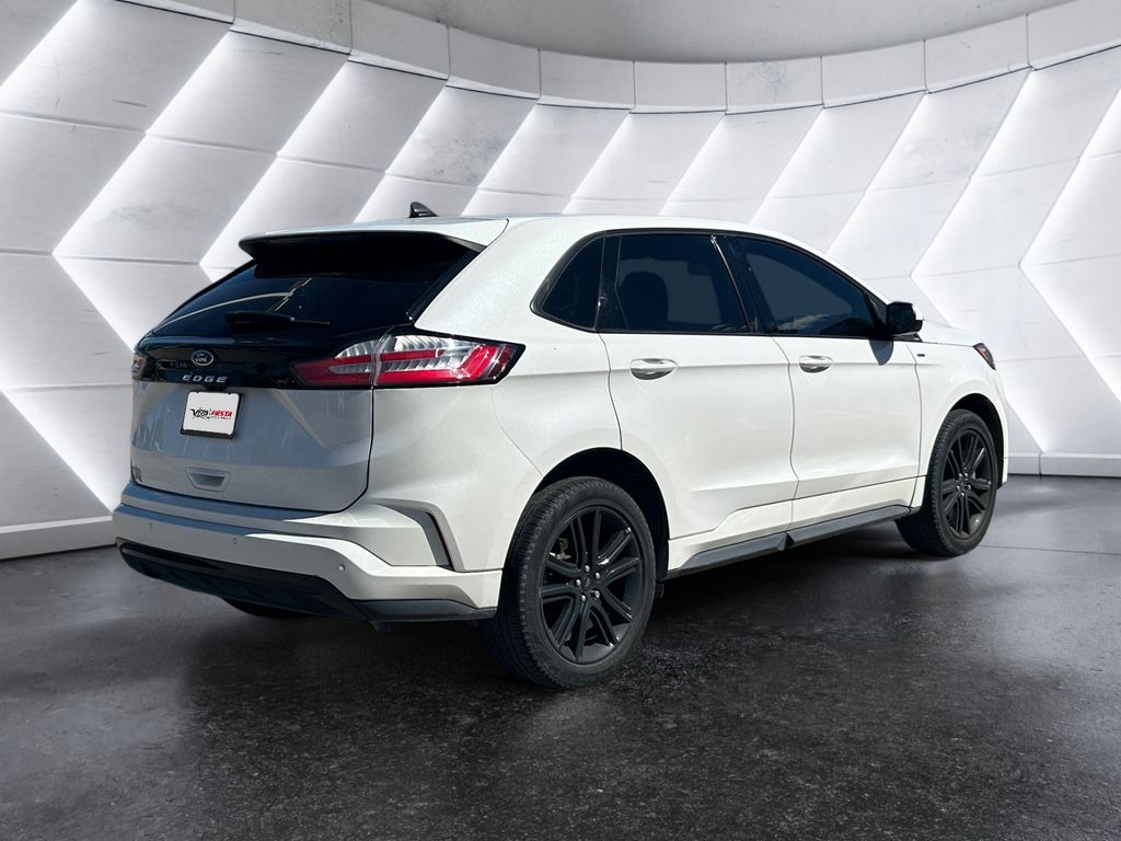 2023 Ford Edge ST photo 3