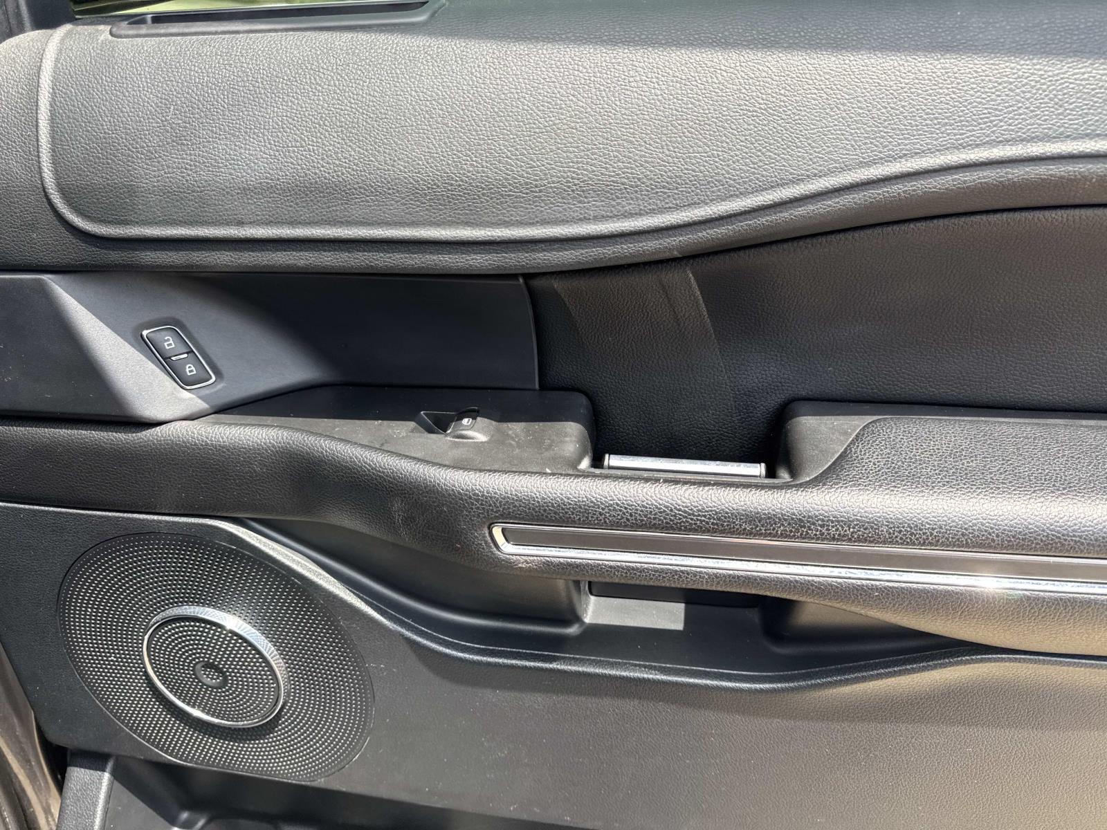 2019 Ford Expedition XLT photo 13