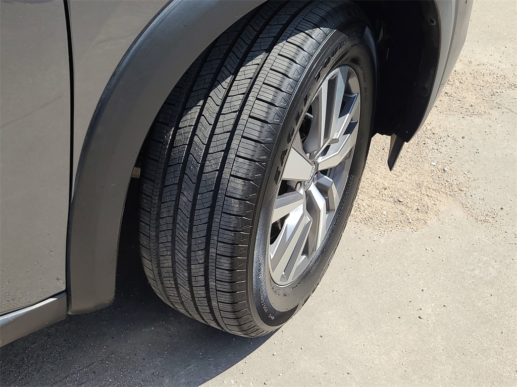 2023 Nissan Pathfinder SL photo 3