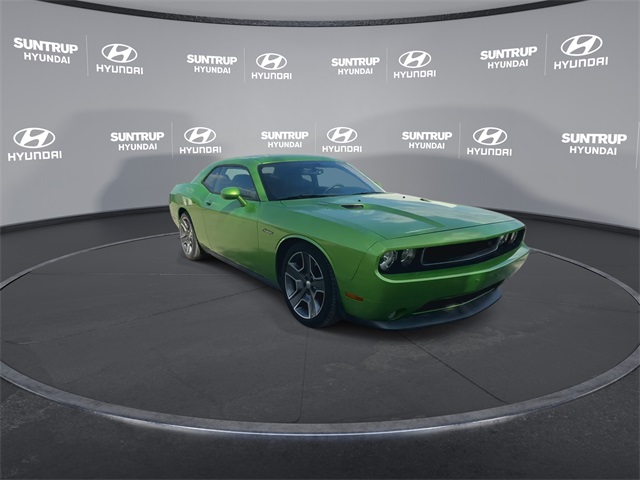 2011 Dodge Challenger R/T photo 2