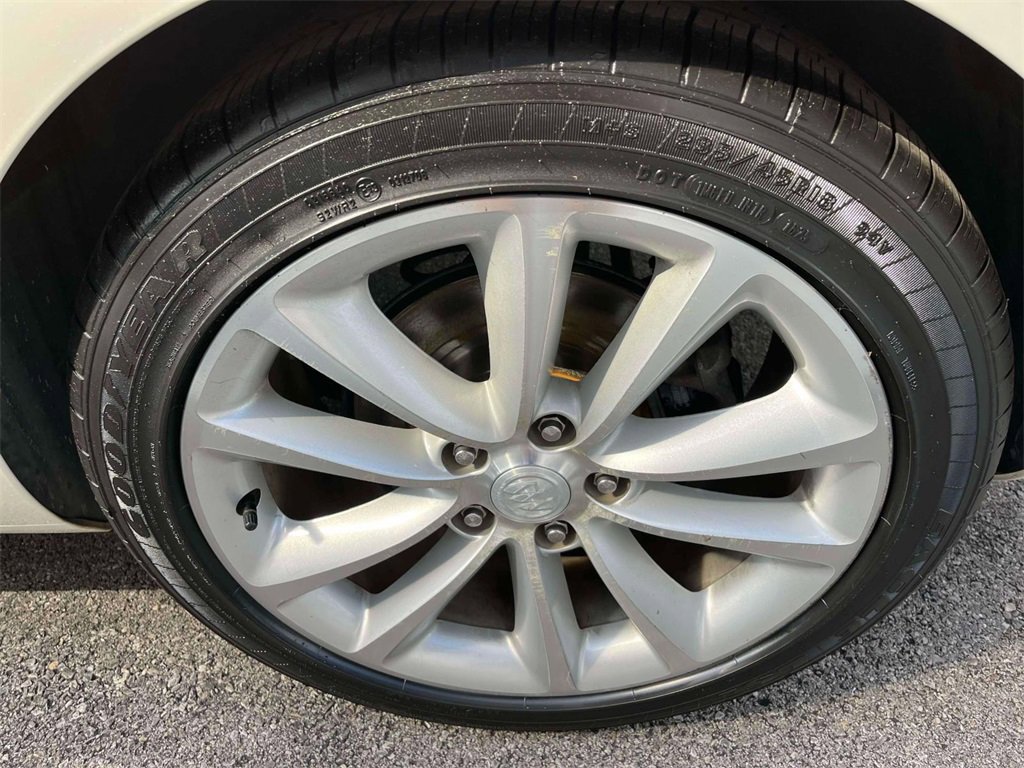 2016 Buick Verano Leather photo 11