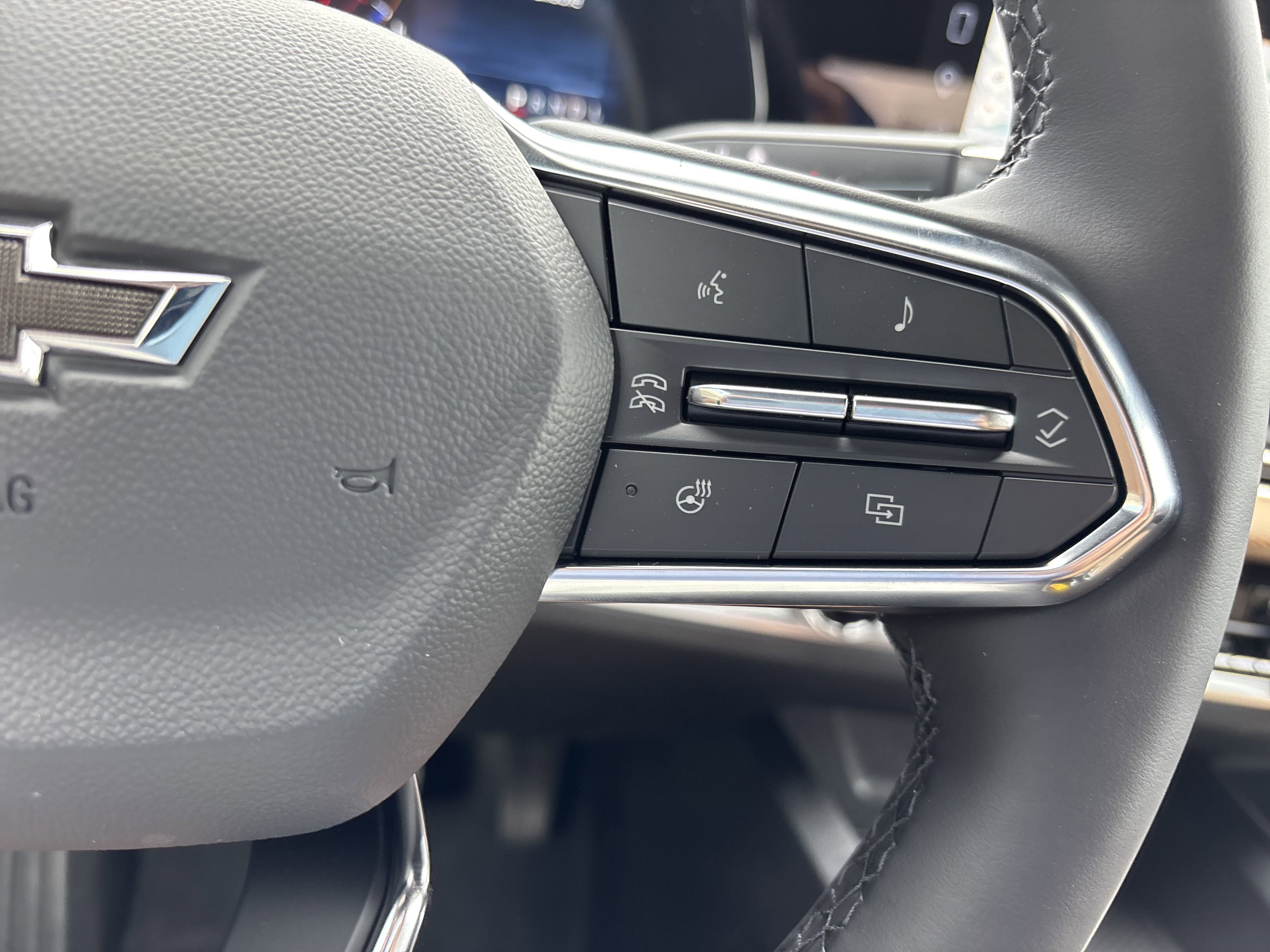 2026 Chevrolet Equinox ACTIV photo 9