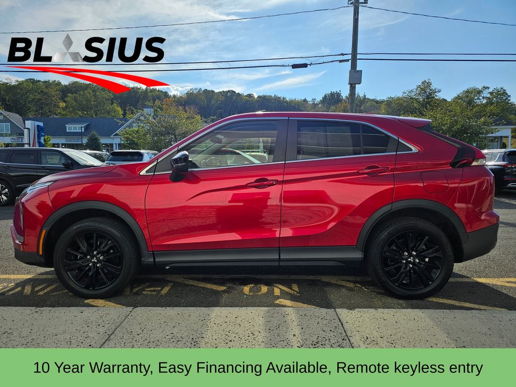 2023 Mitsubishi Eclipse Cross LE photo 3