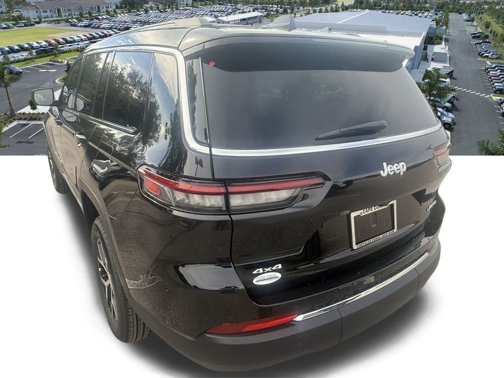 2025 Jeep Grand Cherokee Limited photo 3
