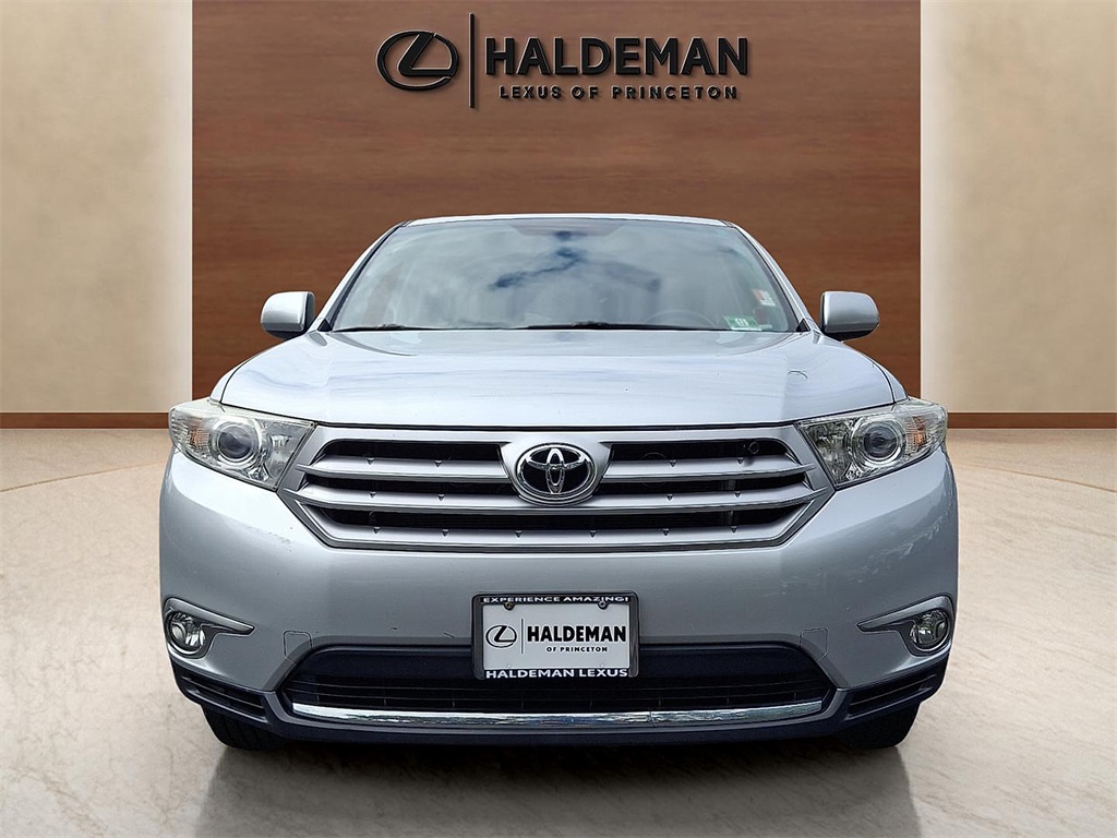 2011 Toyota Highlander Base photo 2