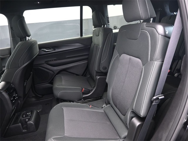 2025 Jeep Grand Cherokee L photo 14