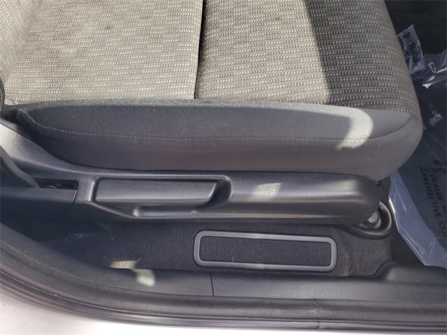 2015 Honda Fit LX photo 32