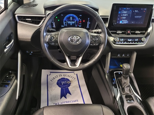 2023 Toyota Corolla Cross XLE photo 7