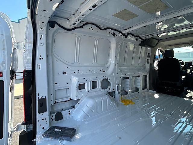 2025 Ford Transit photo 8