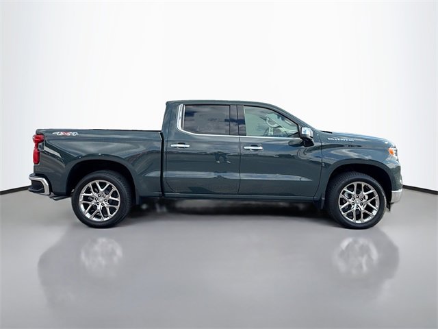 2025 Chevrolet Silverado 1500 LTZ photo 4