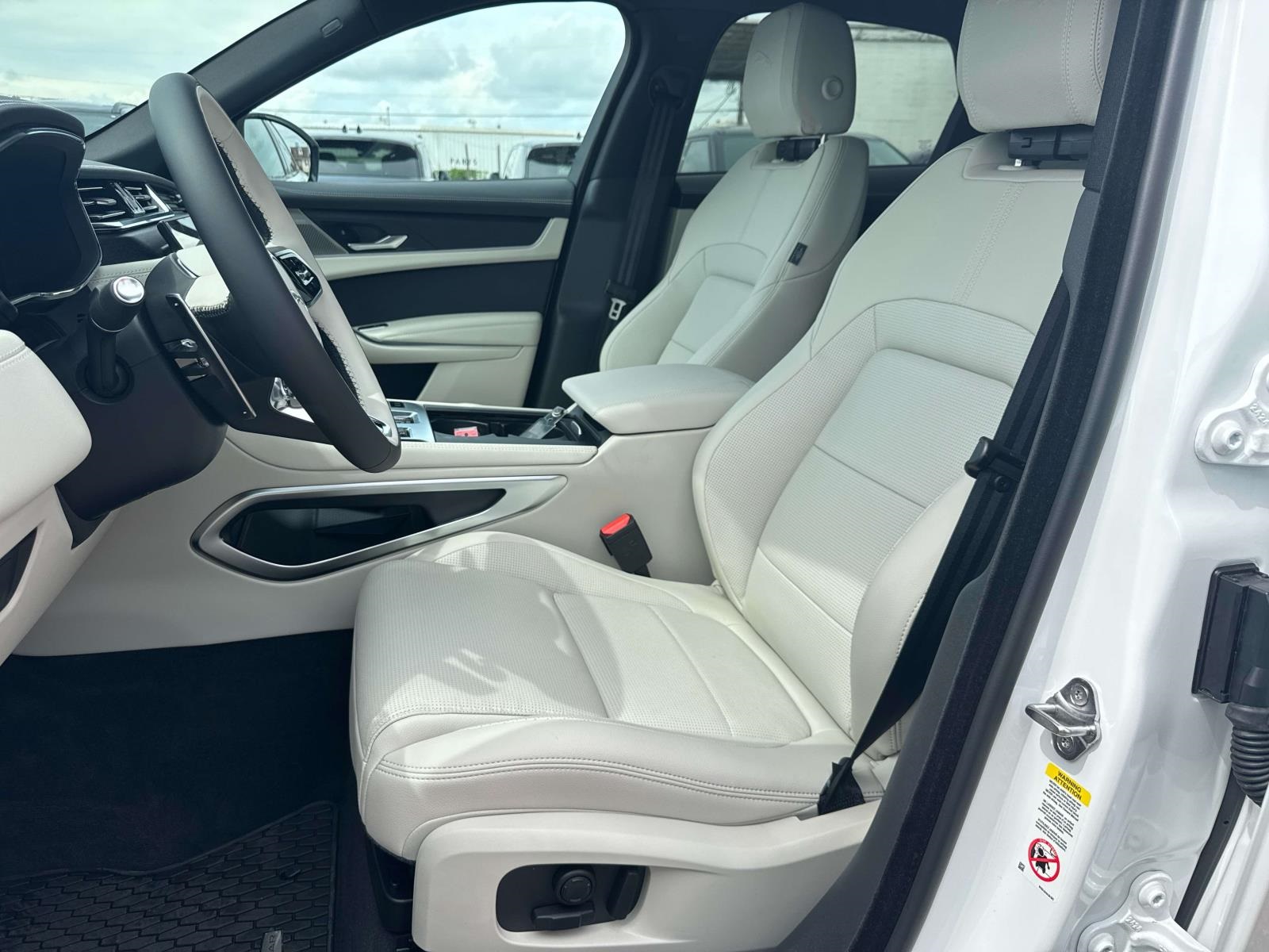 2026 Jaguar F-PACE P250 R-Dynamic S photo 10