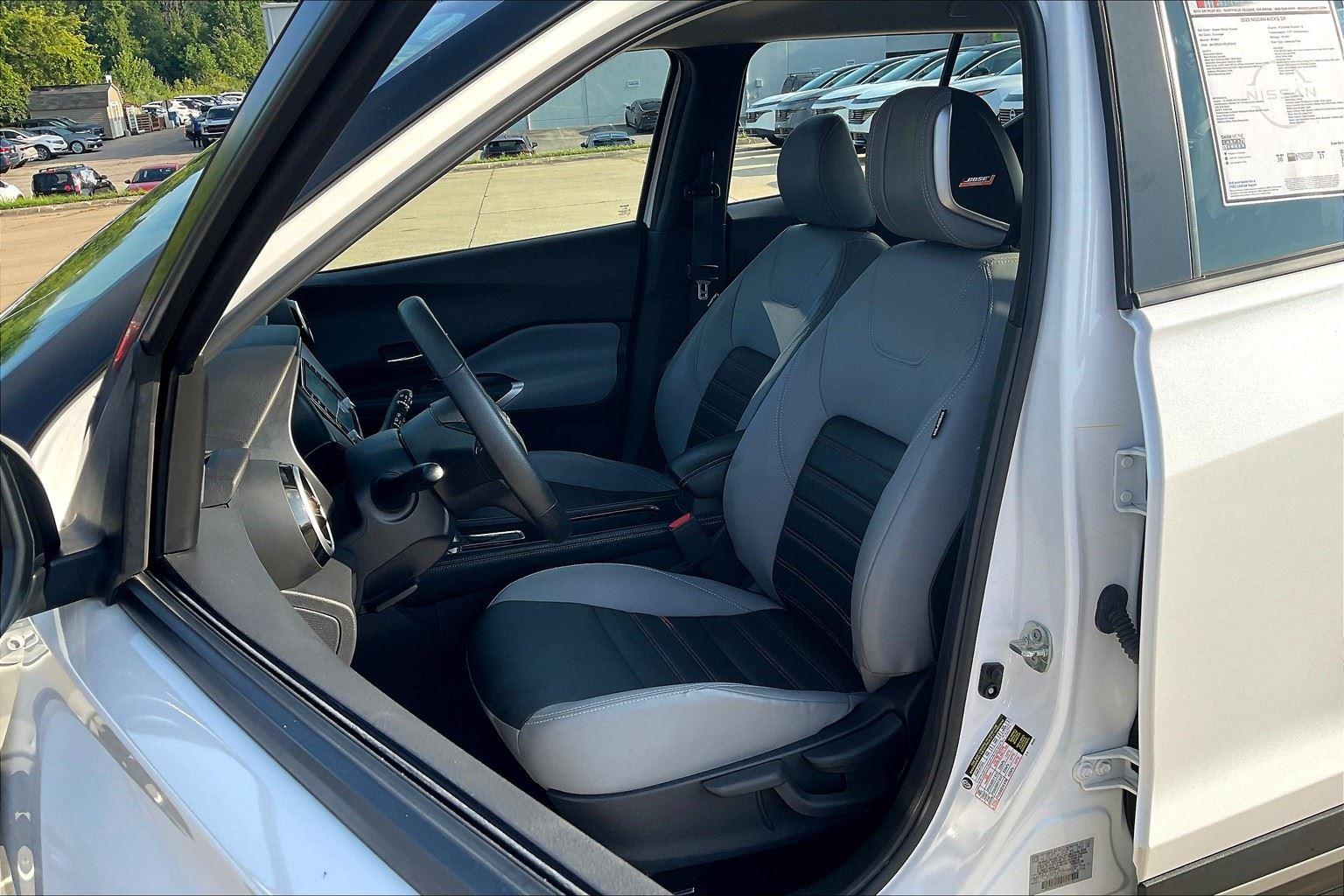 2023 Nissan Kicks SR photo 25