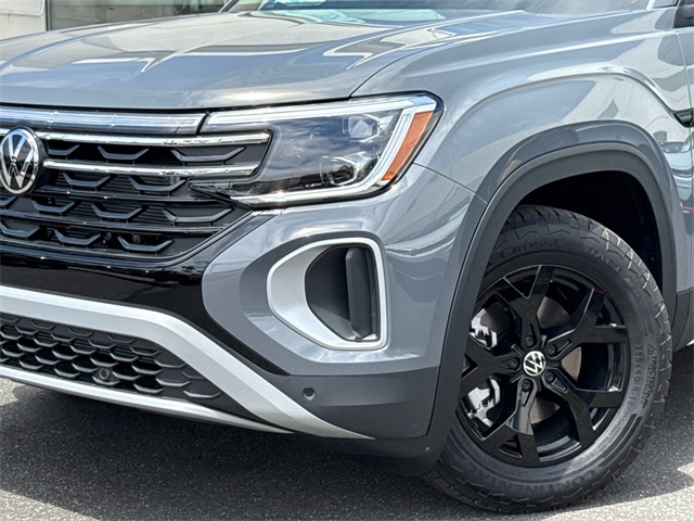 2025 Volkswagen Atlas Peak Edition SE photo 7