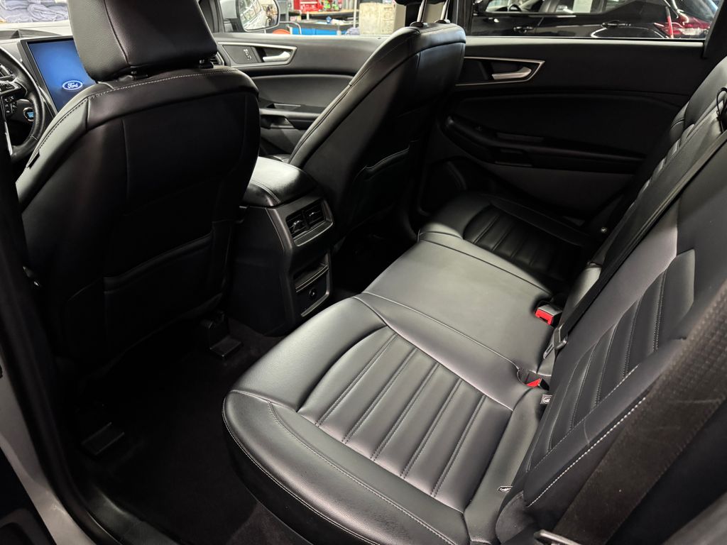2024 Ford Edge SEL photo 15