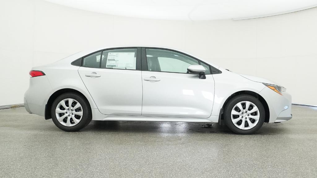 2025 Toyota Corolla LE photo 26
