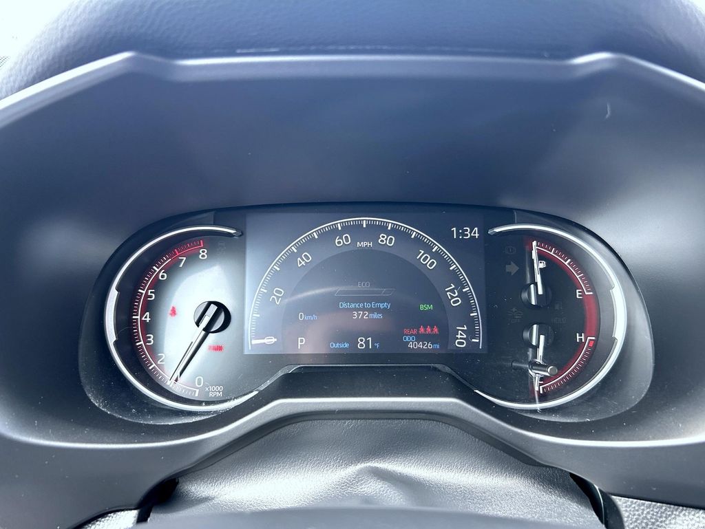 2023 Toyota RAV4 XLE photo 13