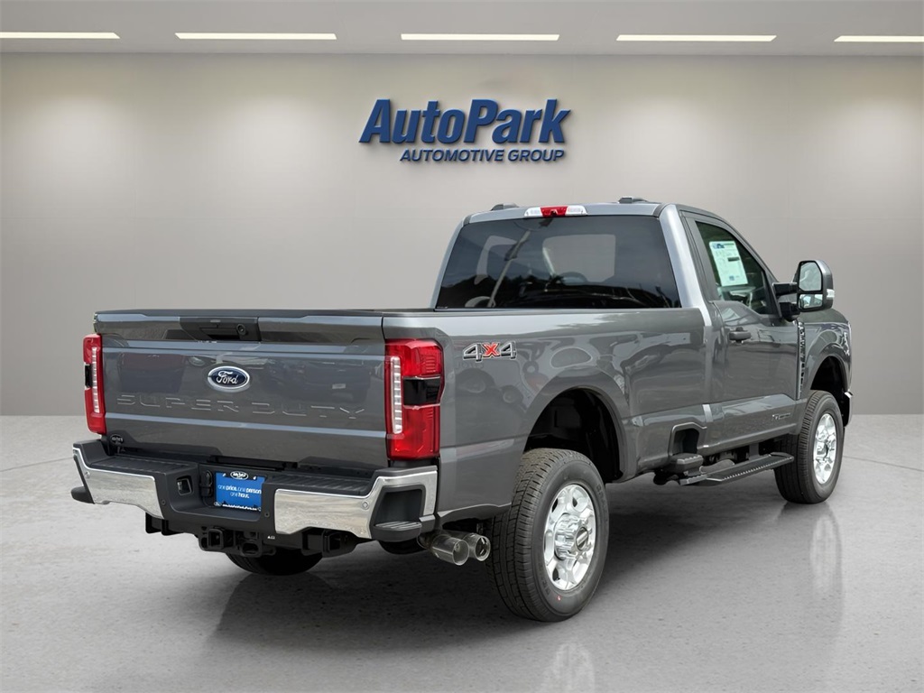 2026 Ford F-350 XLT photo 7