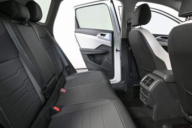 2025 Volkswagen Taos SE photo 19