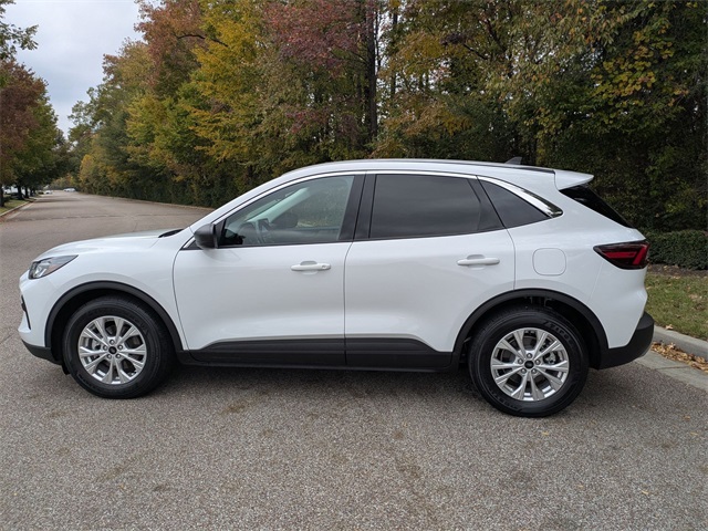 2023 Ford Escape Hybrid Active photo 2