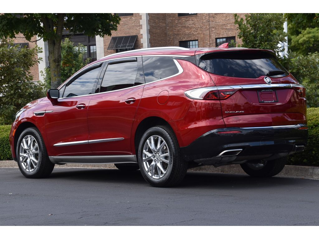 2023 Buick Enclave Essence photo 2