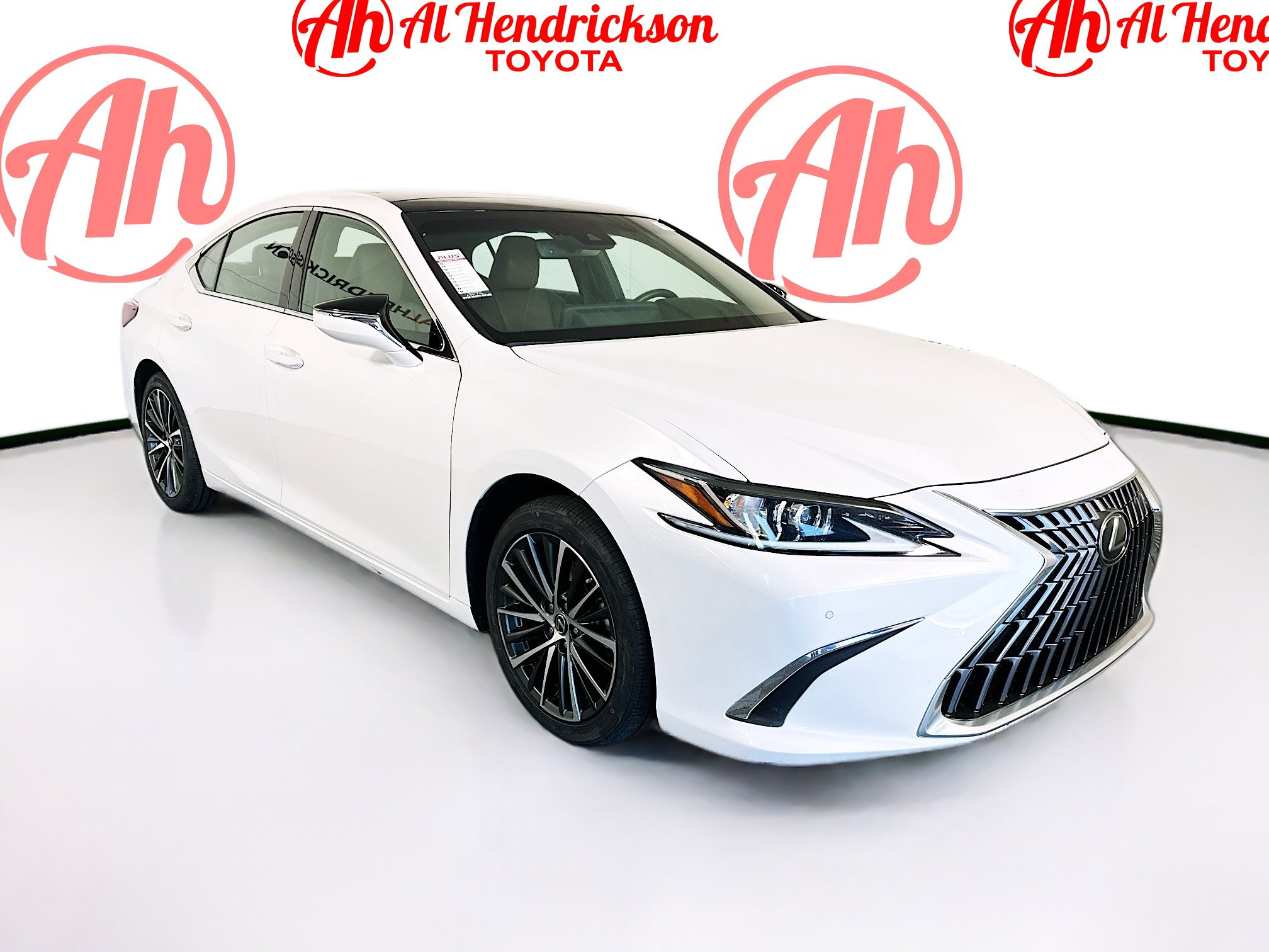 2023 Lexus ES 350's photo