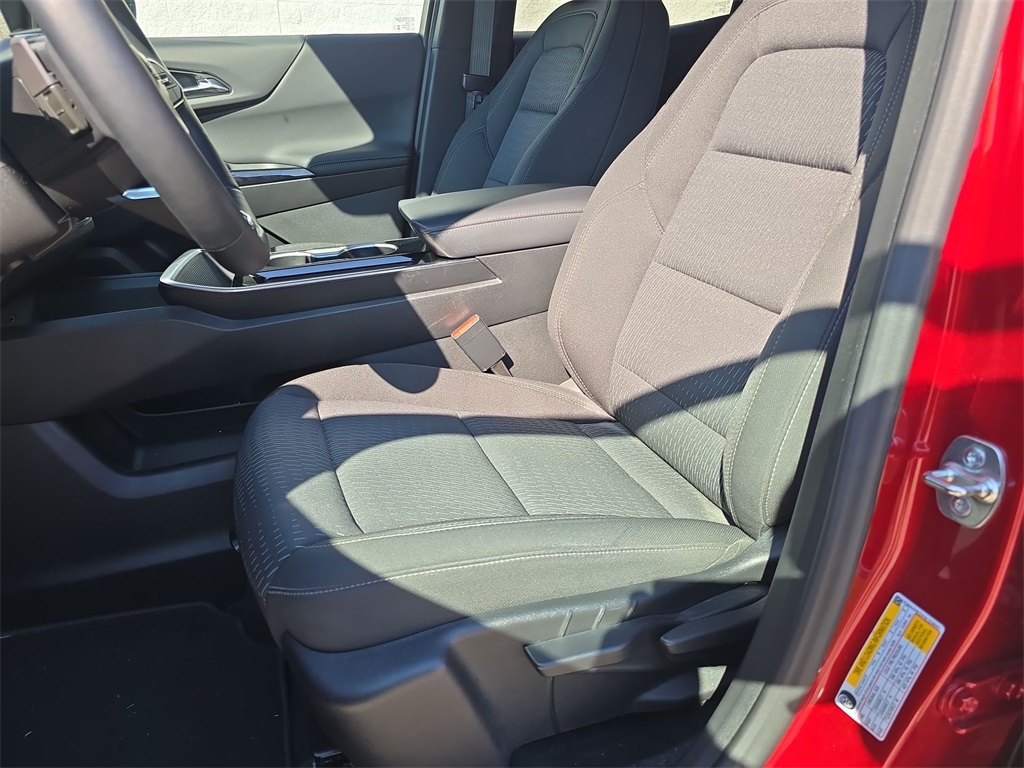 2025 Chevrolet Equinox LT photo 18
