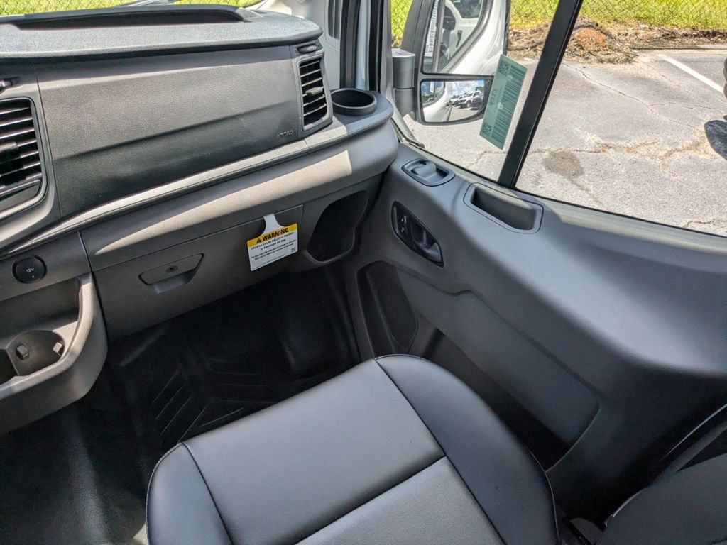 2025 Ford Transit photo 17