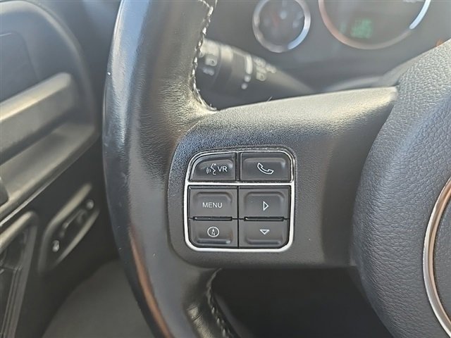 2015 Jeep Wrangler Unlimited Sahara photo 24