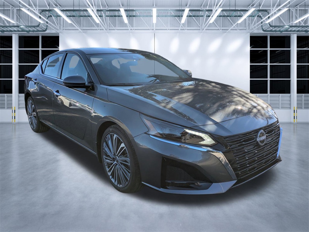 2025 Nissan Altima SL's photo