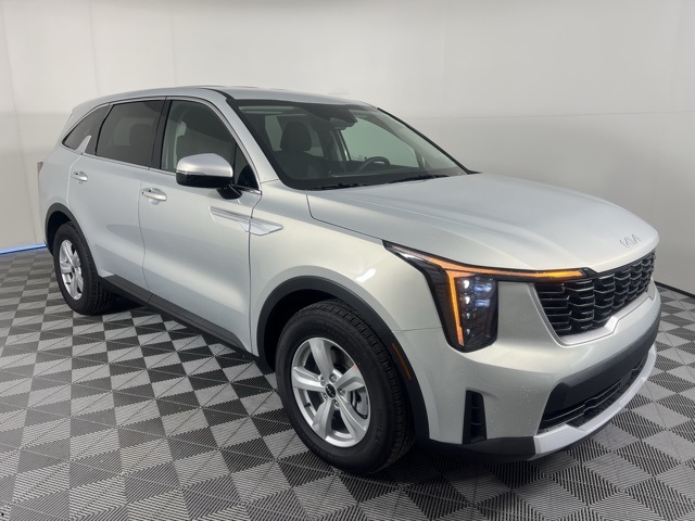 2026 Kia Sorento LX's photo