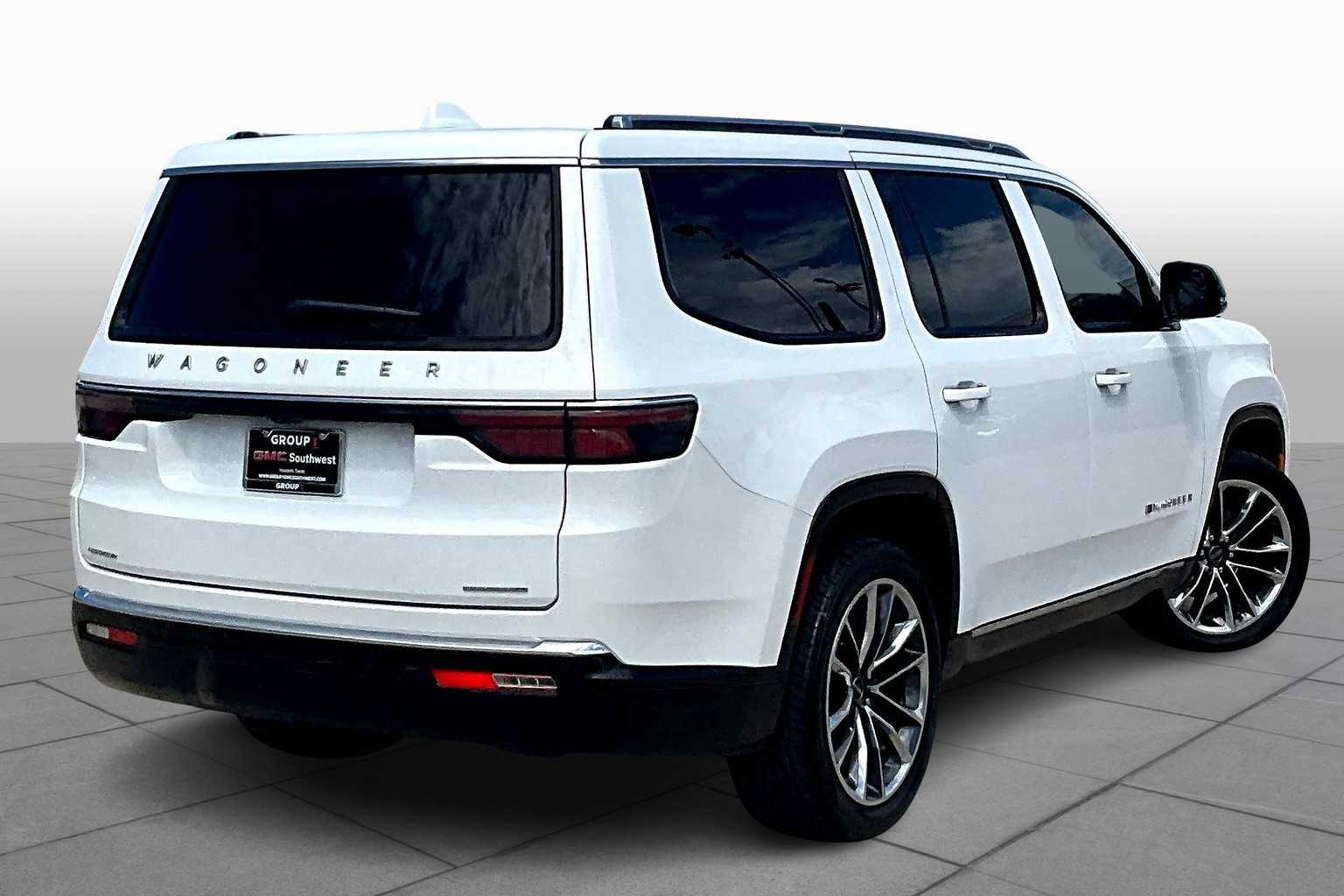 2023 Jeep Wagoneer Series III photo 12