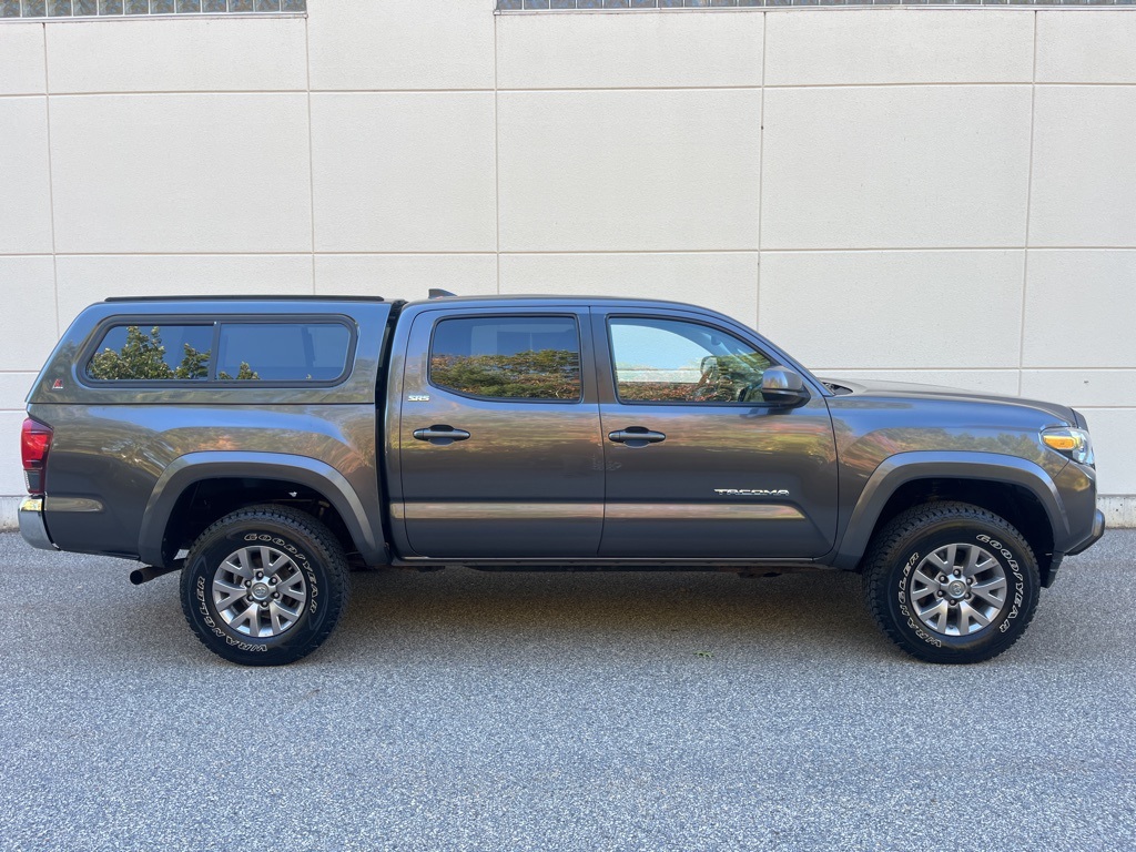 2018 Toyota Tacoma SR5 photo 3