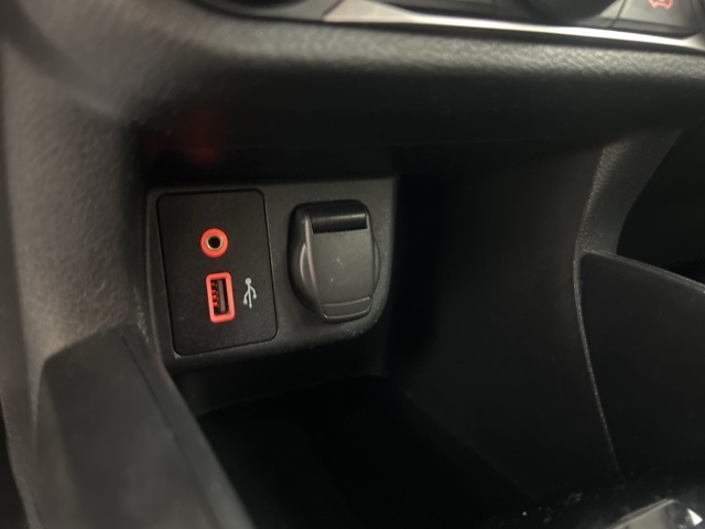 2021 Nissan Versa 1.6 SV photo 19