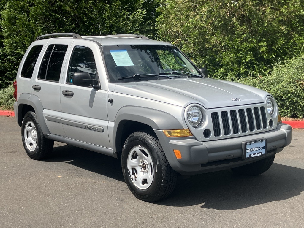 Used 2005 Jeep Liberty Sport with VIN 1J4GL48K65W608073 for sale in Gladstone, OR