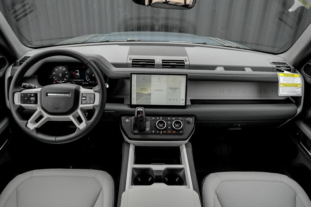 2025 Land Rover Defender 110 S photo 19