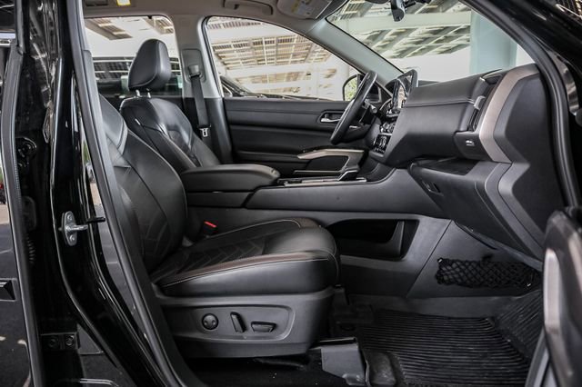 2023 Nissan Pathfinder Platinum photo 20