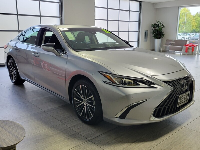 2025 Lexus ES 300h photo 6